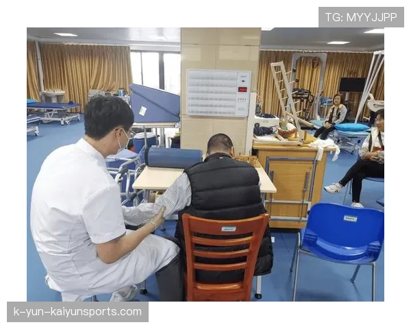 俱乐部为受伤球员设立专项康复基金 缓解经济压力，足球队康复师